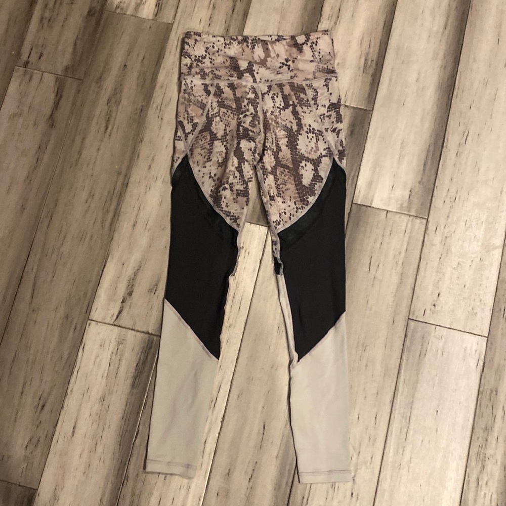 VMMS snakeskin print leggings